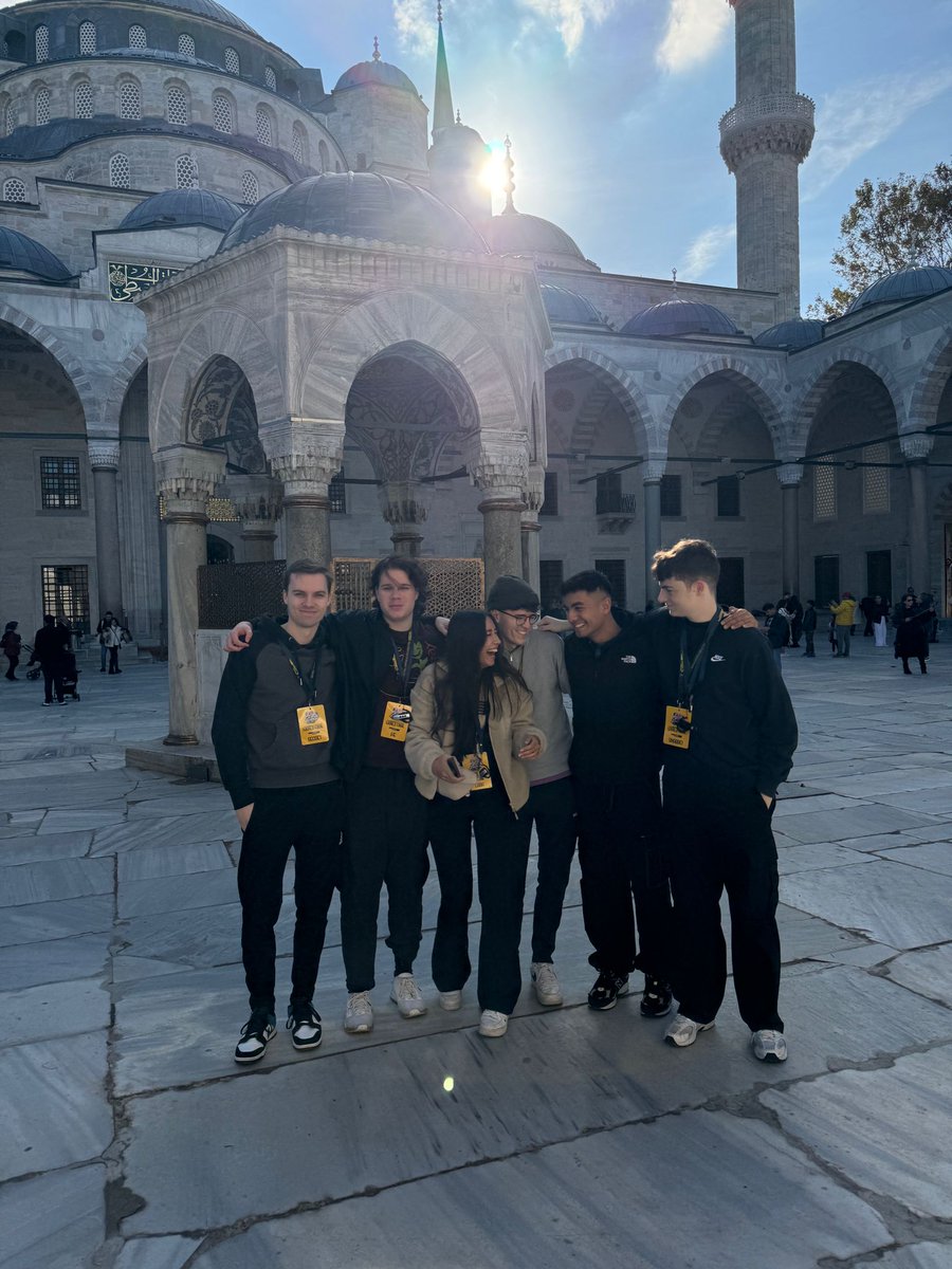 schmiggymeister's tweet photo. In Istanbul for the #RedBullCampusClutch with the @SovasMCs  crew :).

So far it has been a blast :)
Tomorrow we play the group Stage for a chance to play in the Volkswagen Arena. Stream Link will follow :)
@laraheldd @spitzer_val @SecDetVal @IkEiwnl @sNabbi3_ https://t.co/neMf571JD6