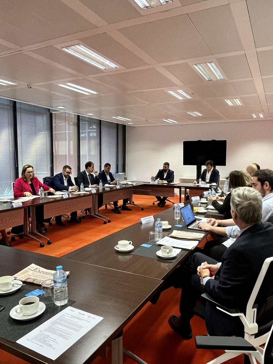 💬 Nos encontramos con Carolina De Oro en la mesa redonda organizada por <a href="/expansioncom/">expansioncom</a> para hablar sobre los retos de la Inteligencia Artificial Generativa en el sector financiero.