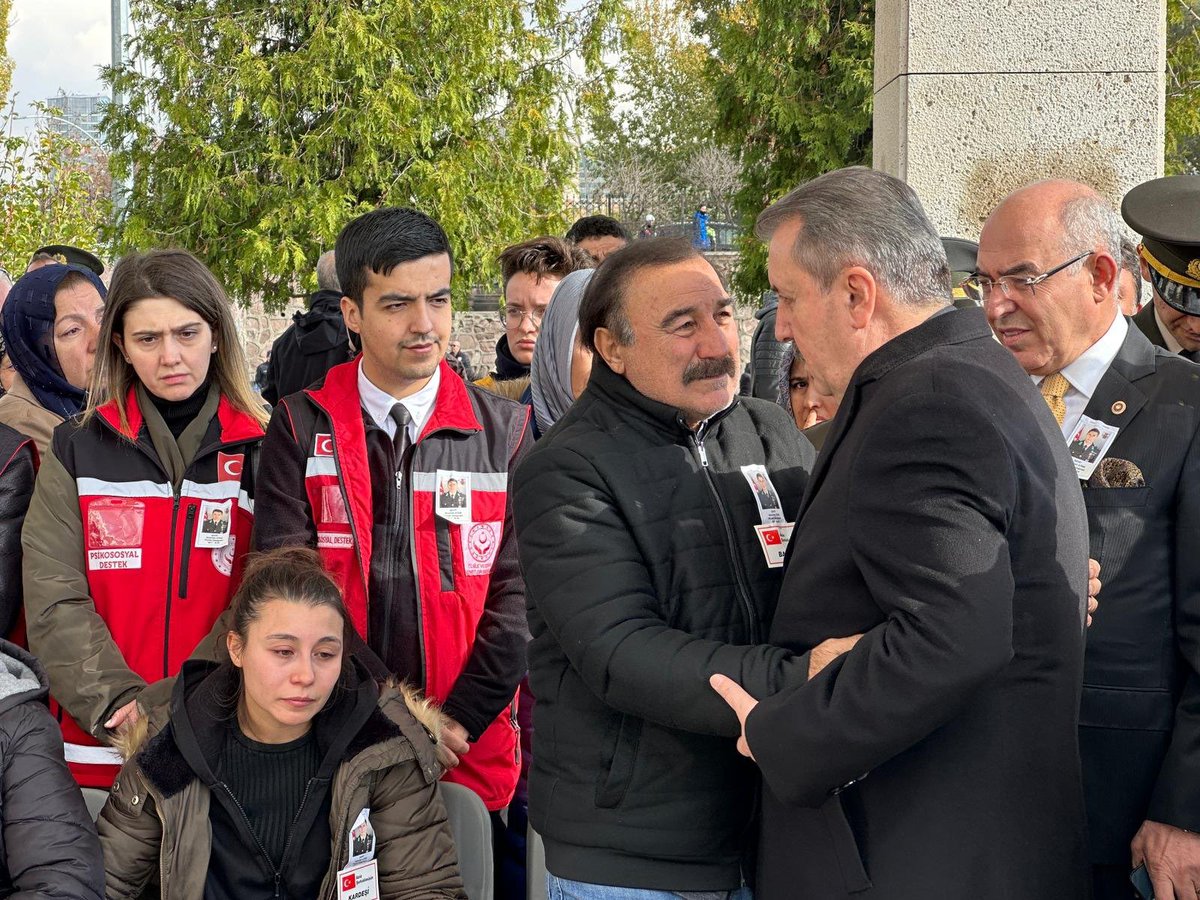 Desticikurumsal's tweet photo. Genel Başkanımız Sayın Mustafa DESTİCİ, Şehit Piyade Üsteğmen Abdullah KÖSE'nin Ahmet Hamdi Akseki Camii'ndeki Cenaze Törenine Katıldı. https://t.co/GW6OVi0MuL