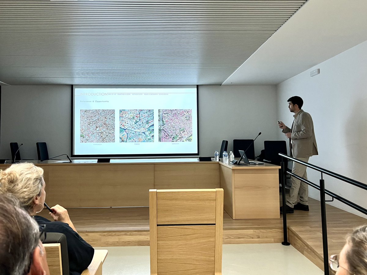 tep206sath's tweet photo. La lectura tuvo lugar el 20 de octubre en la @etsasevilla, bajo la dirección de la profesora Galán Marín y el profesor Carlos Rivera Gómez.

Un tribunal internacional de prestigio evaluó la tesis, incluyendo a miembros de @ETSASevilla, @ETSAMadrid, @uniprarch y @KentArch. 📖🌍 https://t.co/hZxR5rXGqc