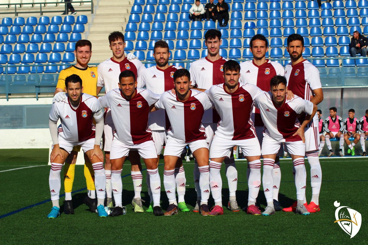 FFCM_es's tweet photo. 🛡️ SELECCIÓN |

▶️ La #selecciónCLM absoluta finaliza el último entrenamiento de cara a la UEFA Regions' Cup con un amistoso ante el @CD_Illescas, de #SegundaRFEF

🙏🏻 Gracias al equipo sagreño por su disposición y por el trato recibido en todo momento

#somosCLM | #genCLM https://t.co/08y23NKkoq