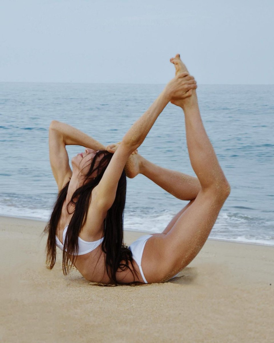 🔗 View More >> hana.fit/yoga/alice-gir…
------
#alicegirardyoga #backbend #backbending #backbendpractice #landes #ocean #oceanlife #Yoga #YogaInstagram #YogaEveryDamnDay #YogaEveryWhere #yogafrance #yogagirl #YogaInspiration #yogapractice