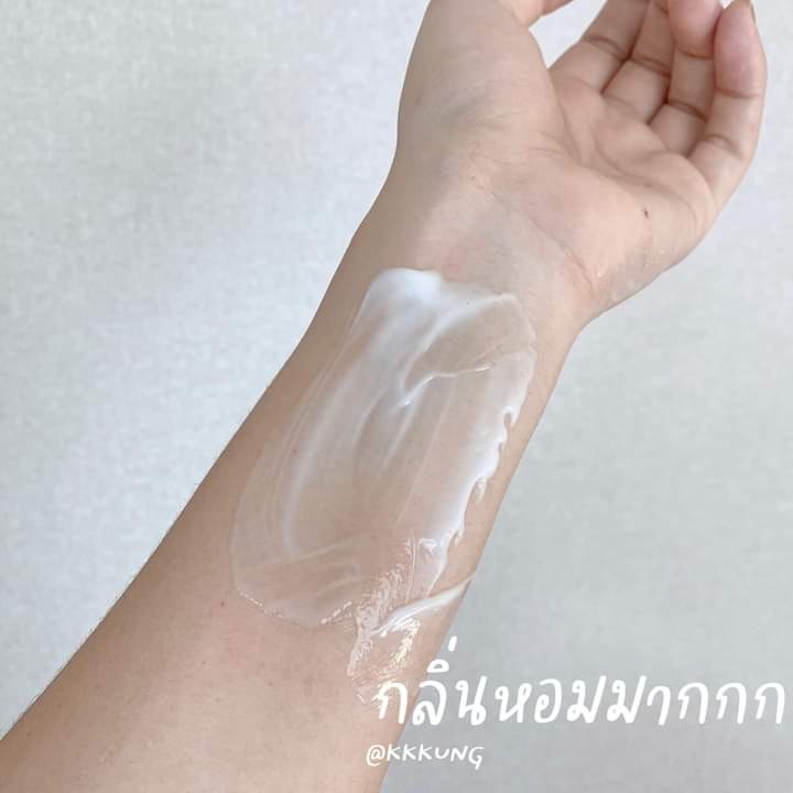 kingsirikarn's tweet photo. หอมสร้างเรื่องมาก โลชั่นจอห์นสัน ให้เลยเต็ม 100 กับความห๊อมหอมกลิ่นลาเวนเดอร์คาโมมายหอมฟุ้งสุดอะไรสุด ได้อารมณ์ผ่อนคลายเหมือนอยู่ท่ามกลางทุ่งลาเวนเดอร์ เกลี่ยก็ง่าย ทาแล้วซึมไปกับผิวเลย 

พิกัด 📍
https://t.co/yPDqWaU4Vu https://t.co/hUI1ruVZ1z