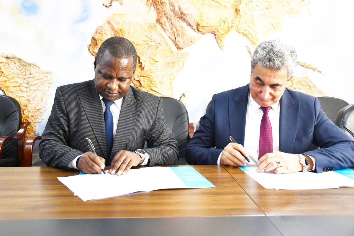 Novum Intelligence (@novumintel) on Twitter photo #Training: <a href="/RCMRD_/">RCMRD 🇰🇪 🇺🇬 🇸🇴 🇹🇿 🇲🇼 🇰🇲 🇿🇲 🇱🇸 🇸🇿</a> and CRTEAN Sign Agreement on Geospatial Training and Projects bit.ly/3FZ0ZLb
#geospatial #Africa #skills #Training: <a href="/RCMRD_/">RCMRD 🇰🇪 🇺🇬 🇸🇴 🇹🇿 🇲🇼 🇰🇲 🇿🇲 🇱🇸 🇸🇿</a> and CRTEAN Sign Agreement on Geospatial Training and Projects bit.ly/3FZ0ZLb
#geospatial #Africa #skills