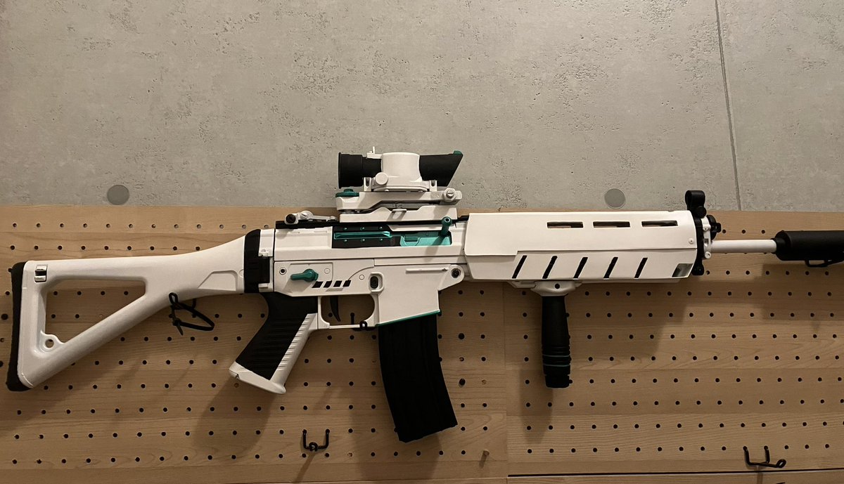 SIG556をシロコ風に再現してみました！ ベースは電動のSIG556でハンド