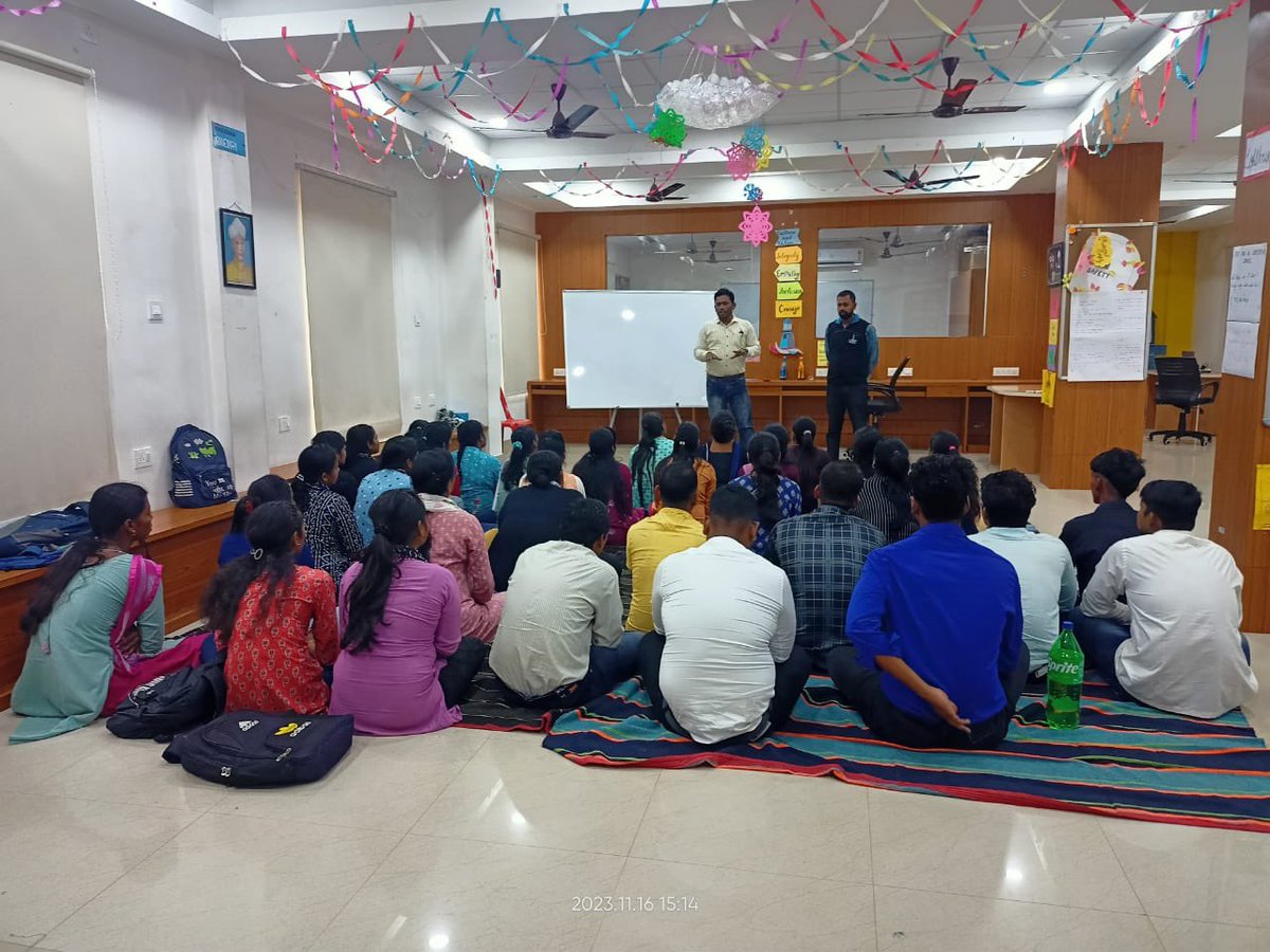 BSCL_BBSR's tweet photo. Delegates from Hyderabad recently conducted a career development orientation at our #SkillDevelopmentCentre. The positive energy was palpable as students engaged enthusiastically, gaining insights and motivation to embark on their professional journeys. #CareerDevelopment https://t.co/WrmiCW6Zr3