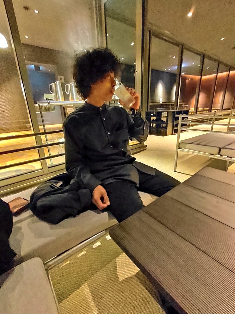 balloonsamurai's tweet photo. 遅れてきたルーキーとデイキャンプ
後の贅沢なサウナタイム✨✨
薬草ドリンクに、クラフトビールで
余韻に浸る夜、そして
明日もサウナ楽しみに✨✨
#スノーピーク
#FIELDSUITESPA https://t.co/qovp6rhD6D