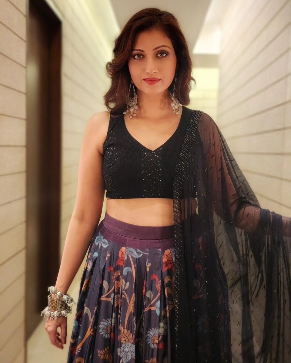ihamsanandini's tweet photo. We tell ourselves so many stories.....
So here's to telling ourselves beautiful ones.
#swanstories https://t.co/BLjbiktRPp
