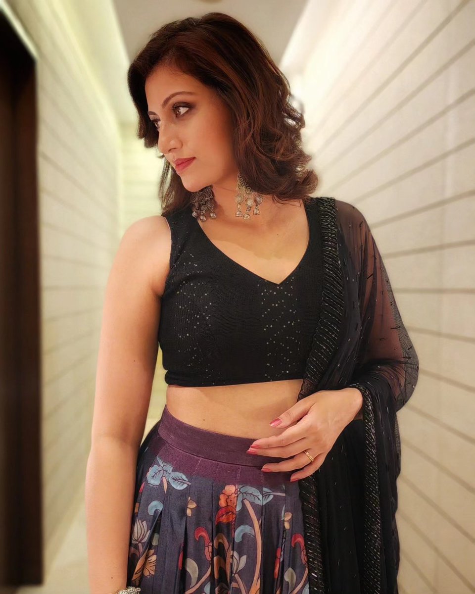 ihamsanandini's tweet photo. We tell ourselves so many stories.....
So here's to telling ourselves beautiful ones.
#swanstories https://t.co/BLjbiktRPp