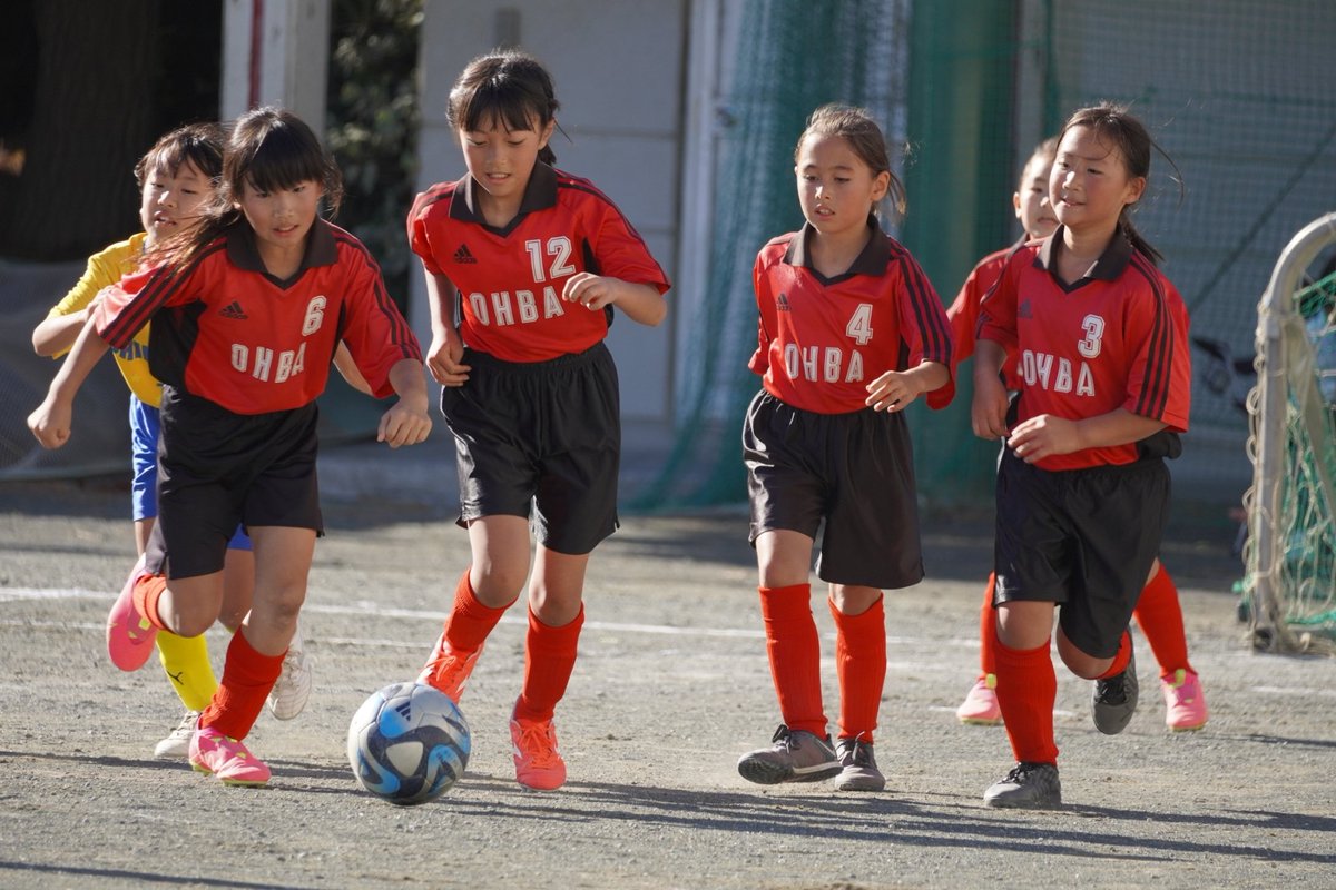 ohbasoccer8's tweet photo. 2023/11/19  Uー10大会＆藤沢トレセン練習
4年生以下の大会⚽高学年のいないはじめての大会！！
一生懸命走り回り、声を出し合い頑張っていました。
高学年は、藤沢トレセン練習。他のチームの高学年のと練習、いい刺激になったかな。
 #藤沢市小学女子サッカー
 #FC大庭レディース https://t.co/uX0BF7AGEo
