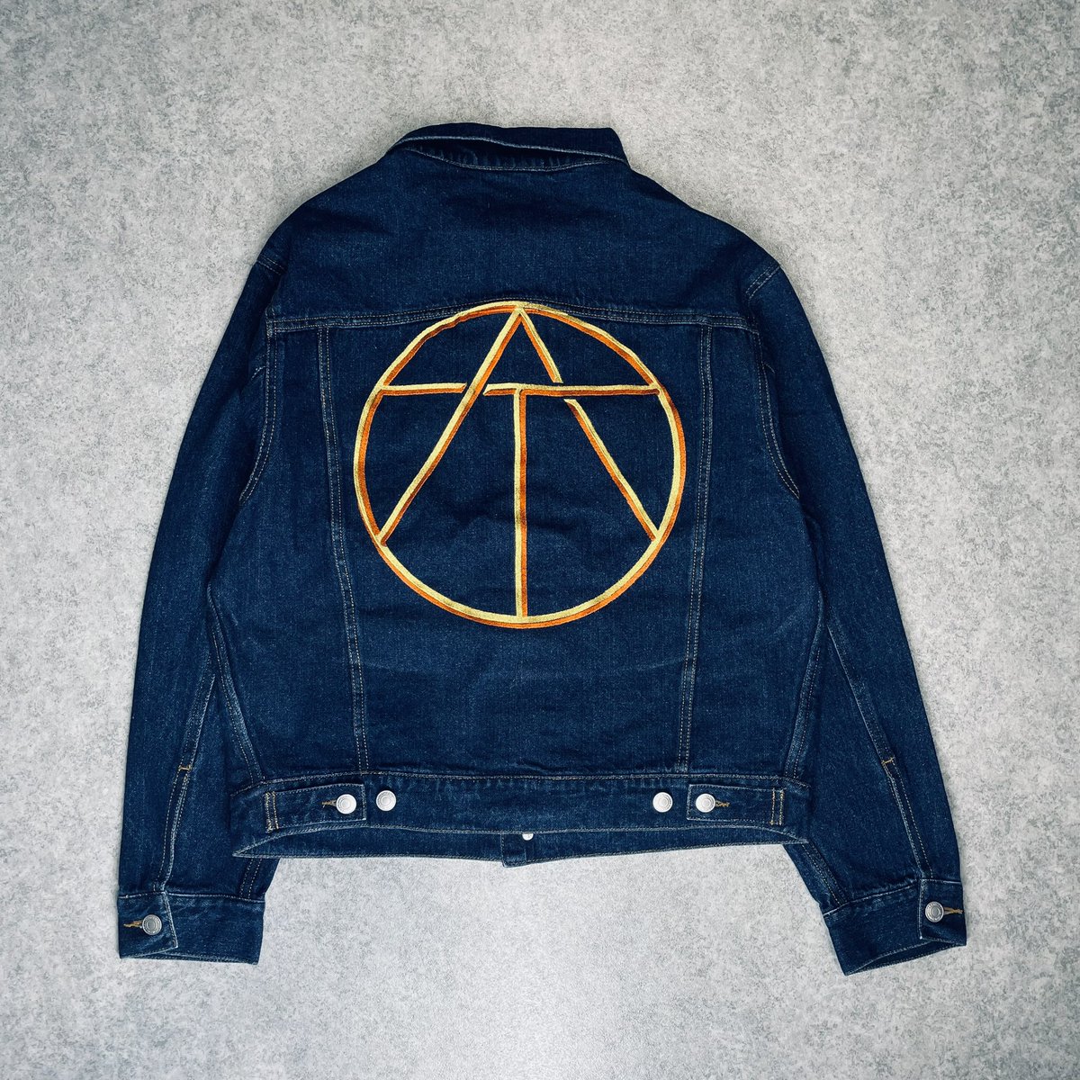 THREEANGLES2009's tweet photo. Denim jacket ✴️

https://t.co/E7ReRlv4Fk https://t.co/MlOKrE8qxq