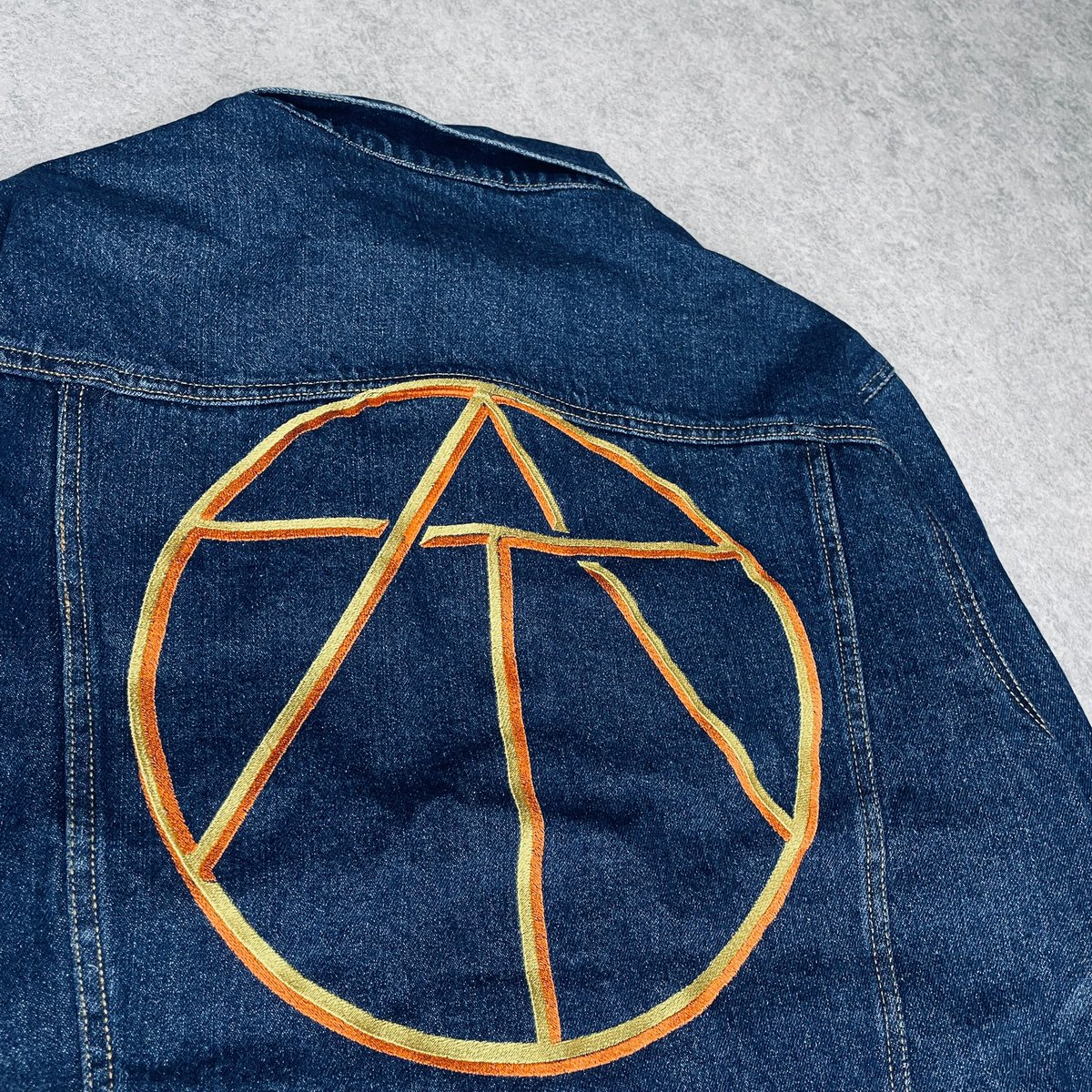 THREEANGLES2009's tweet photo. Denim jacket ✴️

https://t.co/E7ReRlv4Fk https://t.co/MlOKrE8qxq