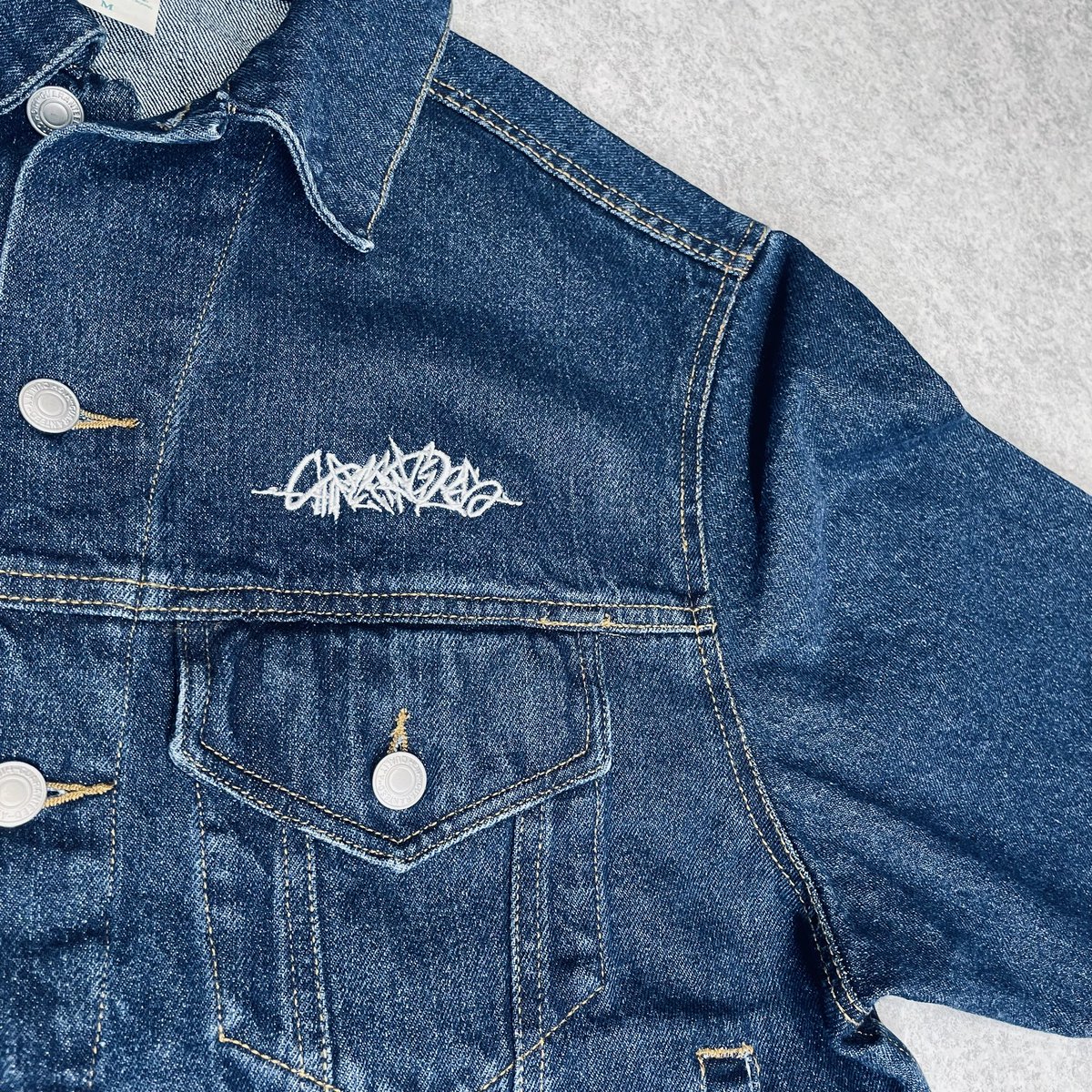 THREEANGLES2009's tweet photo. Denim jacket ✴️

https://t.co/E7ReRlv4Fk https://t.co/MlOKrE8qxq