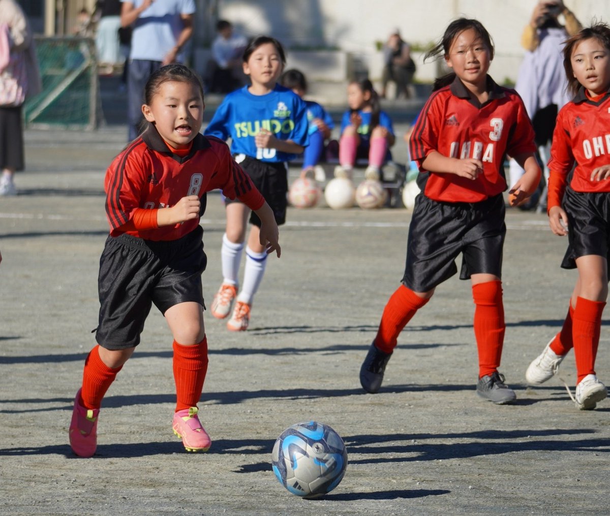 ohbasoccer8's tweet photo. 2023/11/19  Uー10大会＆藤沢トレセン練習
4年生以下の大会⚽高学年のいないはじめての大会！！
一生懸命走り回り、声を出し合い頑張っていました。
高学年は、藤沢トレセン練習。他のチームの高学年のと練習、いい刺激になったかな。
 #藤沢市小学女子サッカー
 #FC大庭レディース https://t.co/uX0BF7AGEo