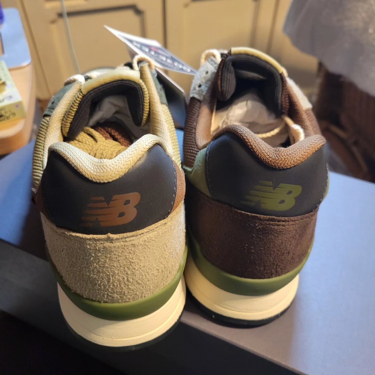 kusoyaro0812's tweet photo. いたわ〜い✨
#BEAMS #newbalance #cm996 #cm996xg2 #crazycolor #クレイジーカラー #wildthings #モンスターパーカー https://t.co/2WfkpcXDQ3