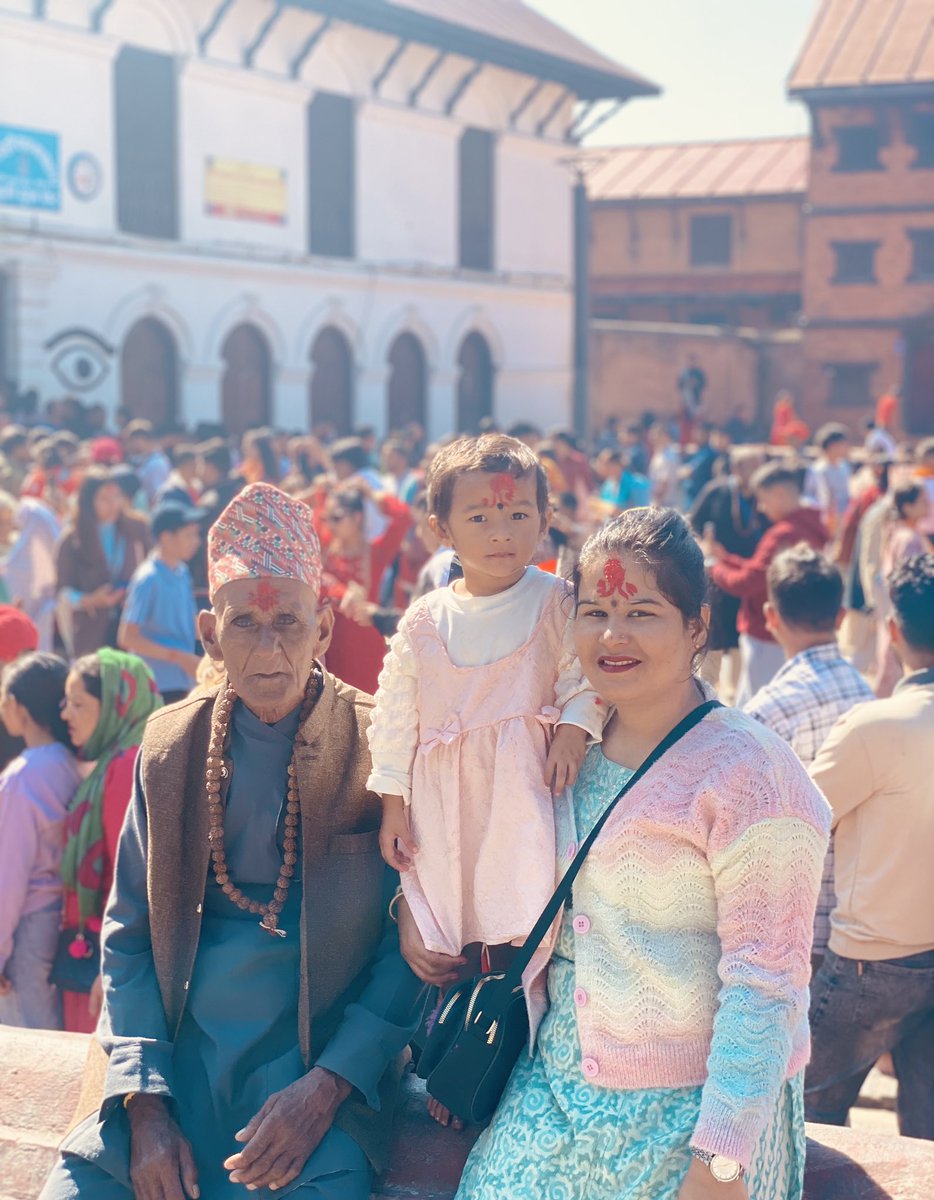 हाम्रो बा का नातिनी र पनातिनी 💖🌸🌸
We love you Baa
