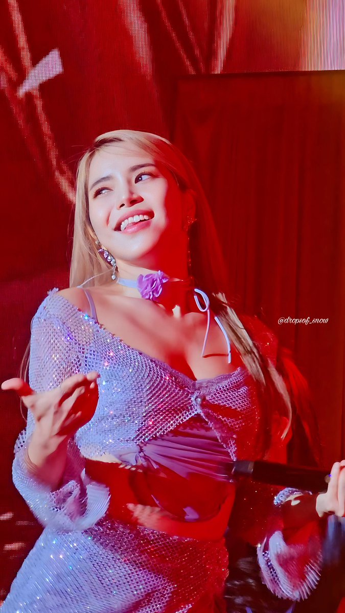 dropsof_snow's tweet photo. 231117 마마무+ 팬콘서트 Bangkok

Each time I see her, I just fall harder🫠

#TWO_RABBITS_CODE_BKK #TWO_RABBITS_CODE #SOLAR #MAMAMOO #MAMAMOOplus #솔라 #마마무 #마마무플러스 https://t.co/nVyZn9gWsV