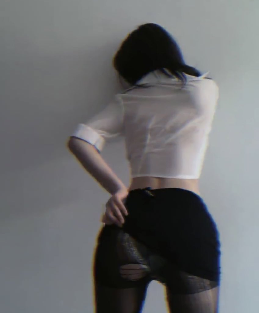 已婚母狗想体验一下丝袜被撕烂，按在墙上被狠狠后入的感觉！
#广州 #母狗 https://t.co/tL7RO3sCRR