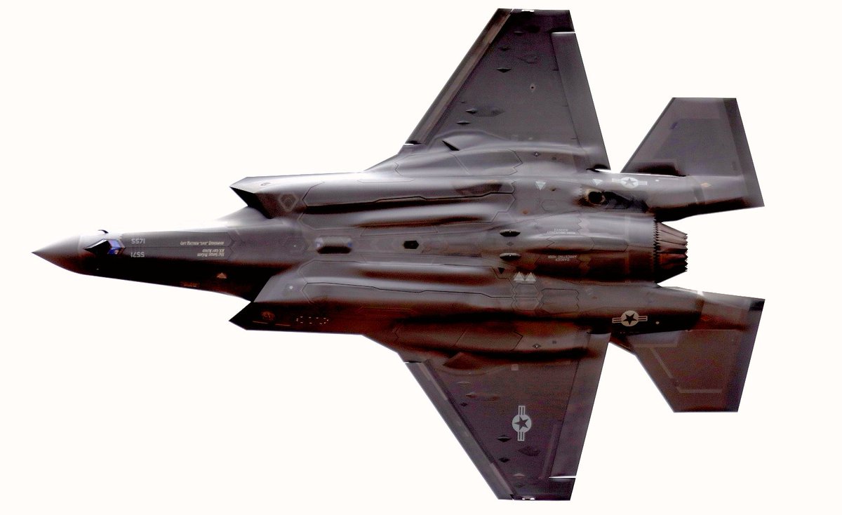 Stam_Pittas's tweet photo. Clear blue sky... #F35 @F35demoteam #AFW2023 @AthensFlyinWeek https://t.co/HxWVeoJj0I