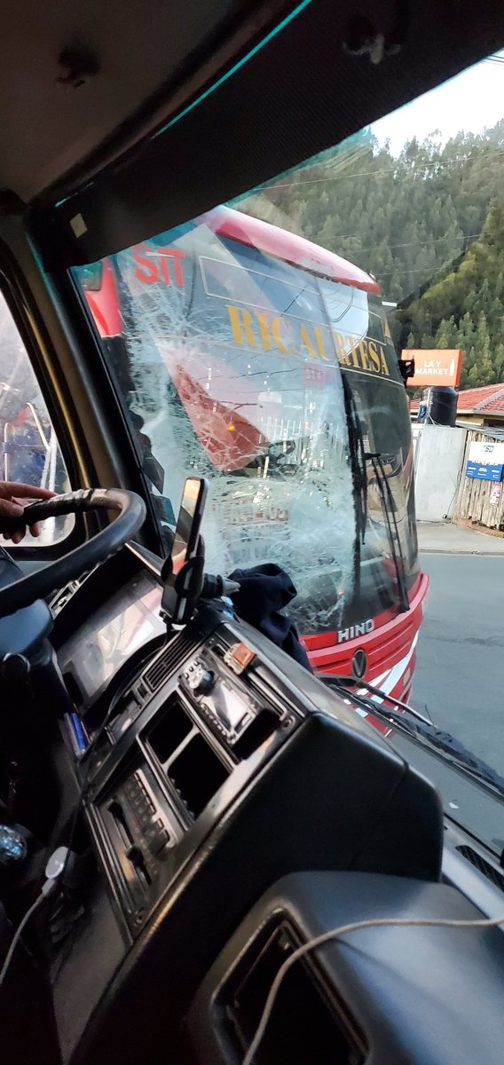 IncidenteCuenca's tweet photo. Se registra fuerte accidente de tránsito sector la Y de Sayausi. @tomebamba https://t.co/0VkqKsRroa