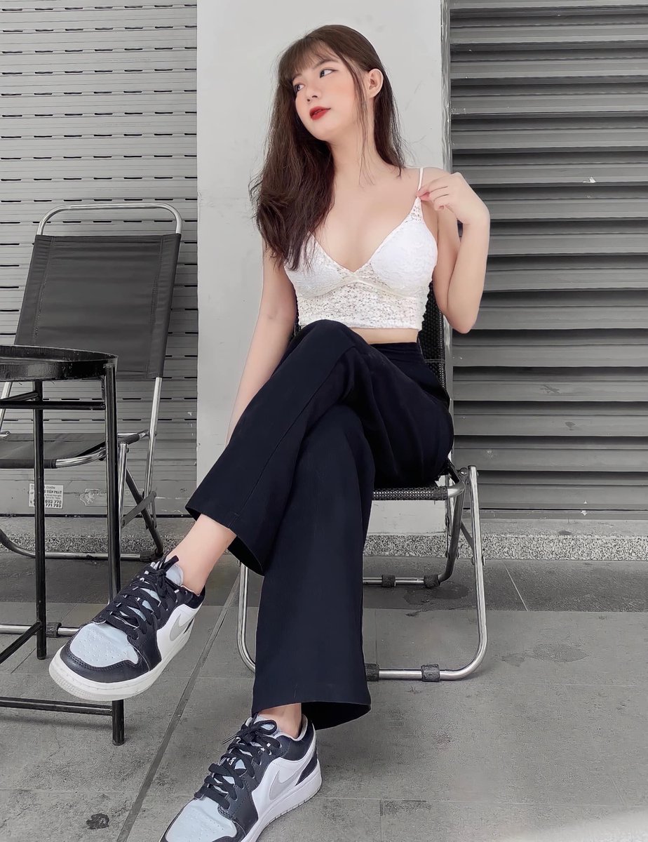 NgocZuTo's tweet photo. Viết là Bích ngọc, đọc là "vợ anh" 📷
#sexy https://t.co/SUfCuLDE0T