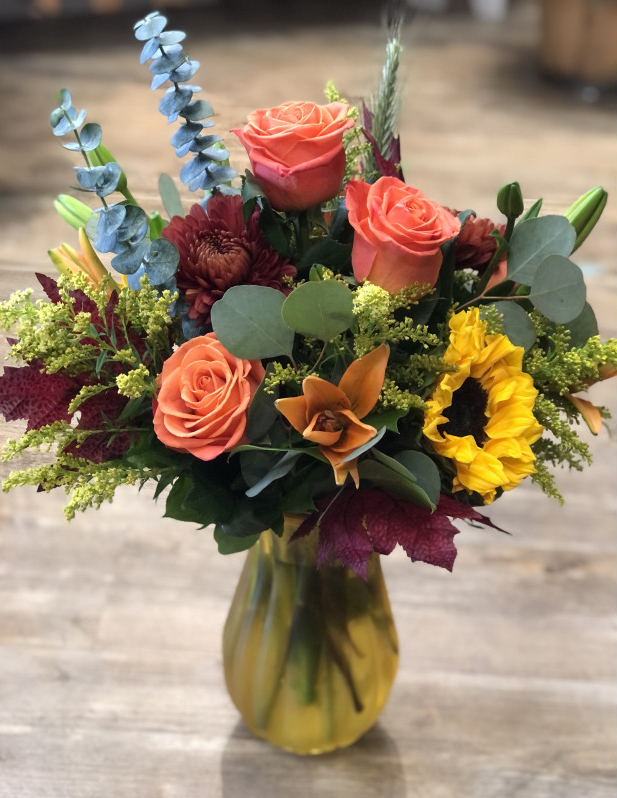 mahersflorist's tweet image. Flowers make cherished moments with loved ones even brighter.☺️ 
There's still time to deliver a beautiful centerpiece or flowers for Thanksgiving.  Order at MahersFlorist.com today. 🌻🌹✨

#thanksgiving #tablecenterpiece #memories #flowers #mahersflorist #pasadenaflorist