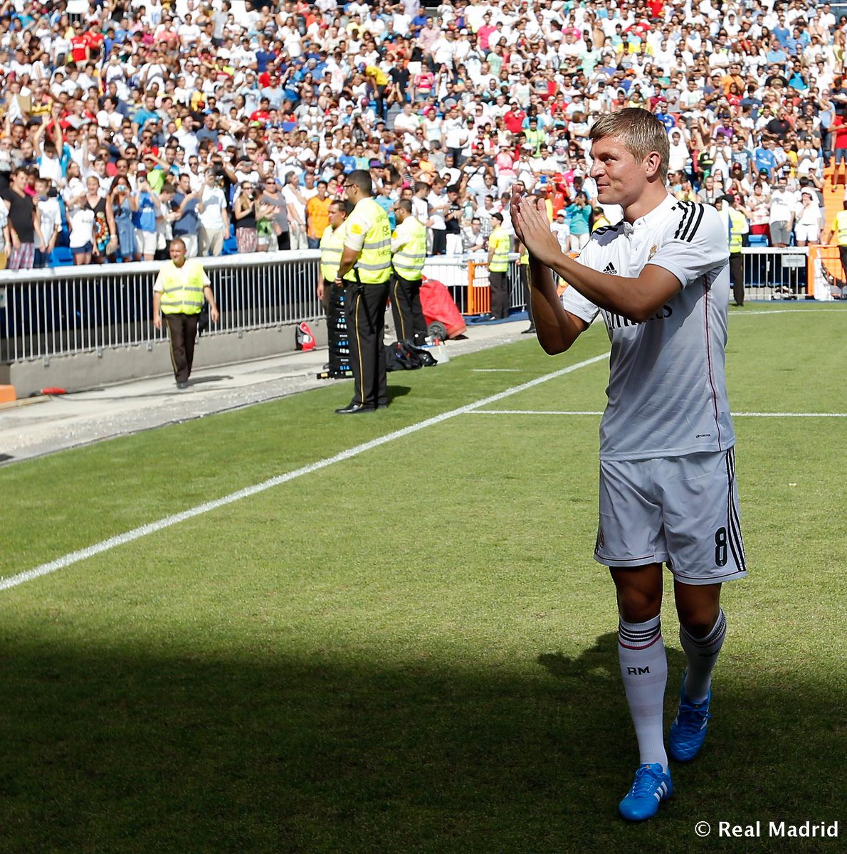 El día que Toni Kroos fichó por el Real Madrid.

El resto es historia. ✨