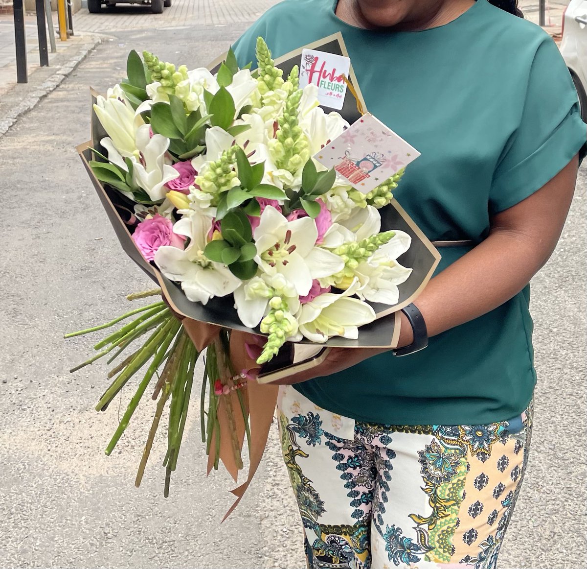 Huba_Fleurs's tweet photo. Fresh Mixed bouquets for all occasions with a style.

Wanna appreciate or show some love to your loved ones?WhatsApp us @hubafleurs on 0719896471 ,We are based in Pretoria central and we do deliver.

#paballo #randsmanipulation #BlackFridayDeals #capitec #2nddecember #nsfas https://t.co/sm8Orms6Rz