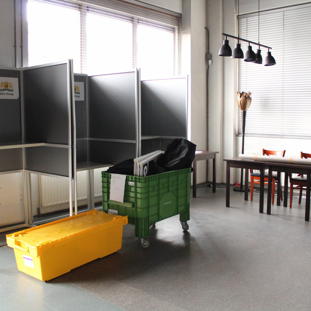 Morgen kunnen jullie in onze vergaderzaal stemmen! Komen jullie langs?

#DePrael #DenHaag #TweedeKamerVerkiezingen