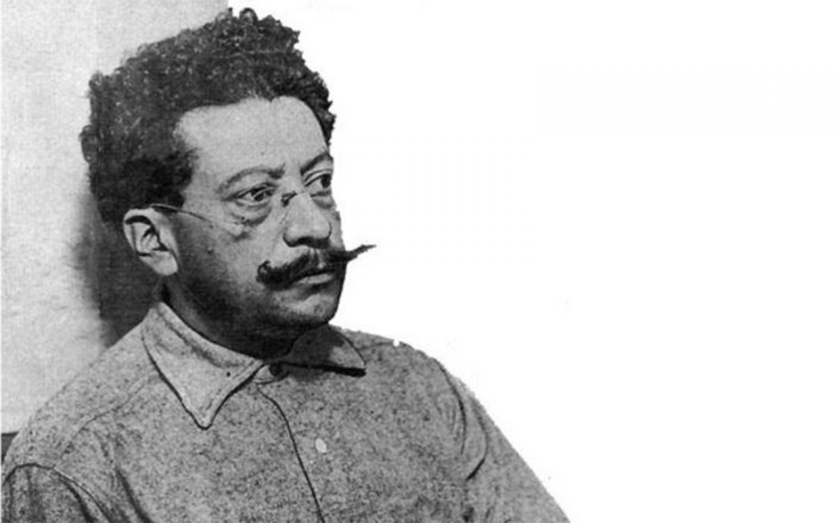 Neste dia em 1922, o anarquista comunista indígena mexicano, Ricardo Flores 🌺 Magon foi assassinado na prisão pelo governo dos Estados Unidos. Foi fundador do PLM, organização anarco comunista, que participou na formação da Comuna de Baja Califórnia durante Revolução Mexicana