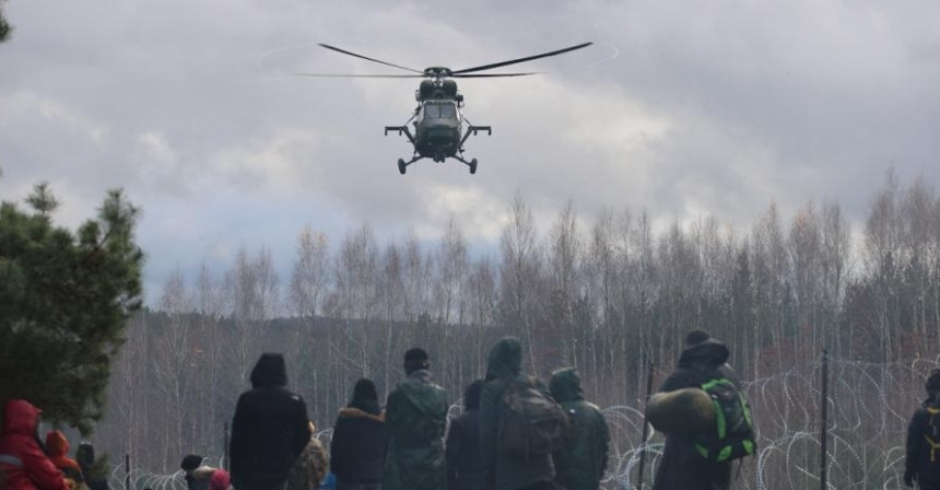 nachomdeo's tweet photo. Rusia y su aliado bielorruso están enviando masivamente inmigrantes de Medio Oriente y África en dirección a Polonia, Estonia, Lituania y Letonia. Regresa el uso de la migración utilizada como arma política y se deteriora la situación fronteriza en la frontera oriental de la OTAN. Sale hilo