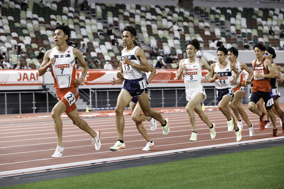 jaaf_official's tweet photo. ◤#日本選手権10000m @国立
パリ五輪選考競技会🇫🇷 ◢
#Challenge25Laps
にちなんだ
#Playback25Laps ⑦
#Lap18 6800m~7200m
ペースメーカーが必ずしも安定しているとは限らない。
安定して刻むことの重要性。
#Lap19 7200m~7600m
7000mを越える。
自分との闘いへ。
#Lap20 7600m~8000m
8000mへ。
退いたら、負けだ。
あと2回。
🎫チケット絶賛販売中!!
https://t.co/Mo41hbyt47
写真:フォート・キシモト、アフロスポーツ