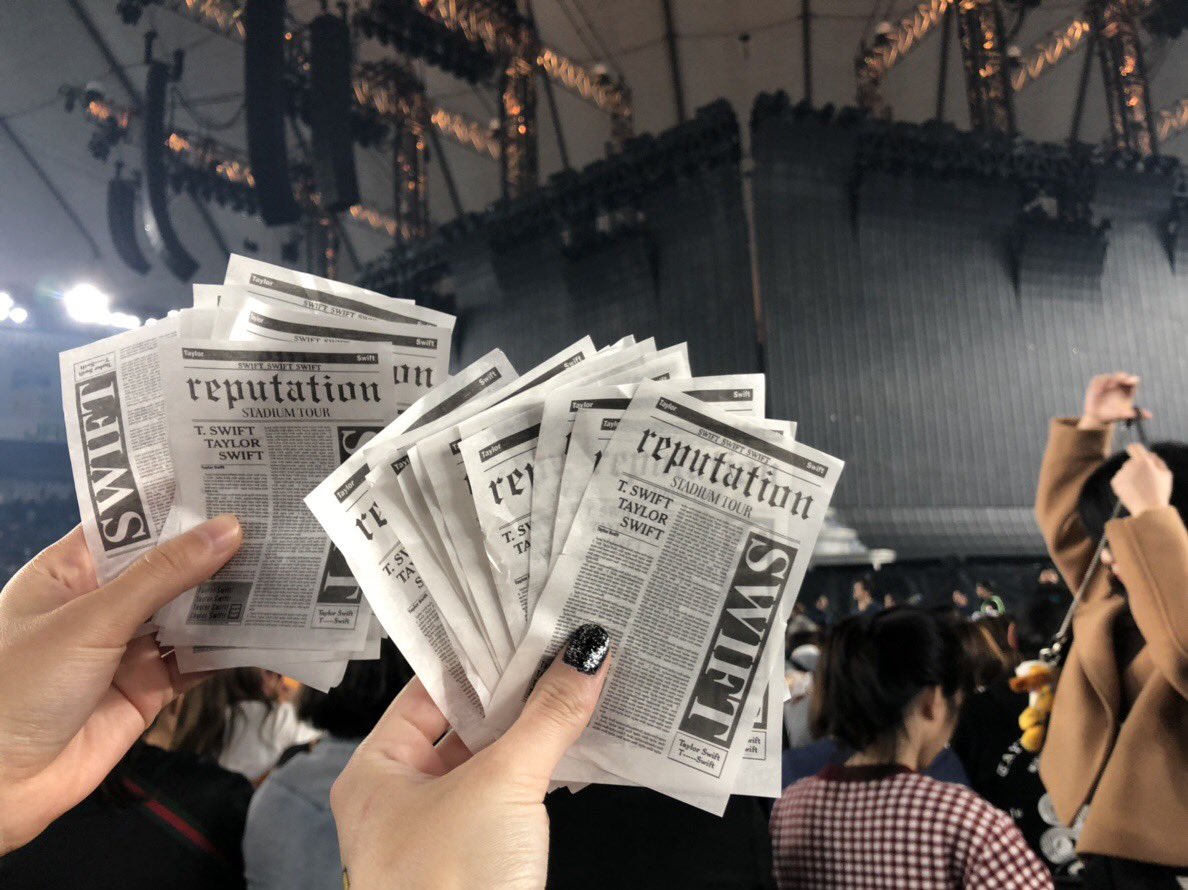 minatay_1228's tweet photo. #reptourtokyo 5years ago🐍🖤
参戦最終日の1日だけのはずだったけど、
1日目グッズ並んで、そのあとドーム周辺うろついてたら人生で初めてswiftiesに会えてノリと勢いで当日券買って急遽参戦したの凄く思い出!!!🤗笑
本当に2日間参戦して良かった!!!!🥹💖
@taylorswift13
@taylornation13 https://t.co/RCs7LbCOQe
