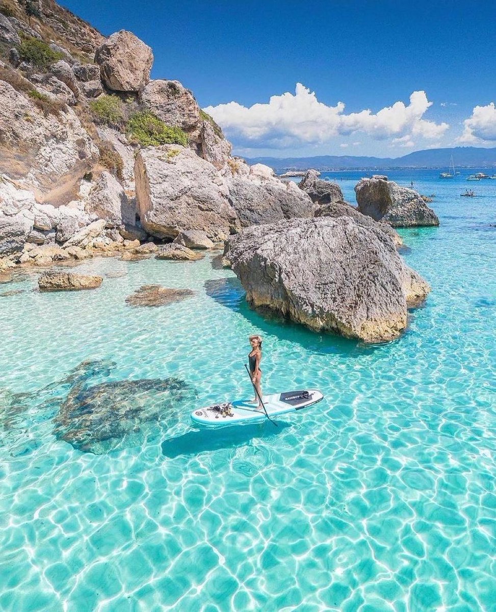 viewsoff_'s tweet image. Italy