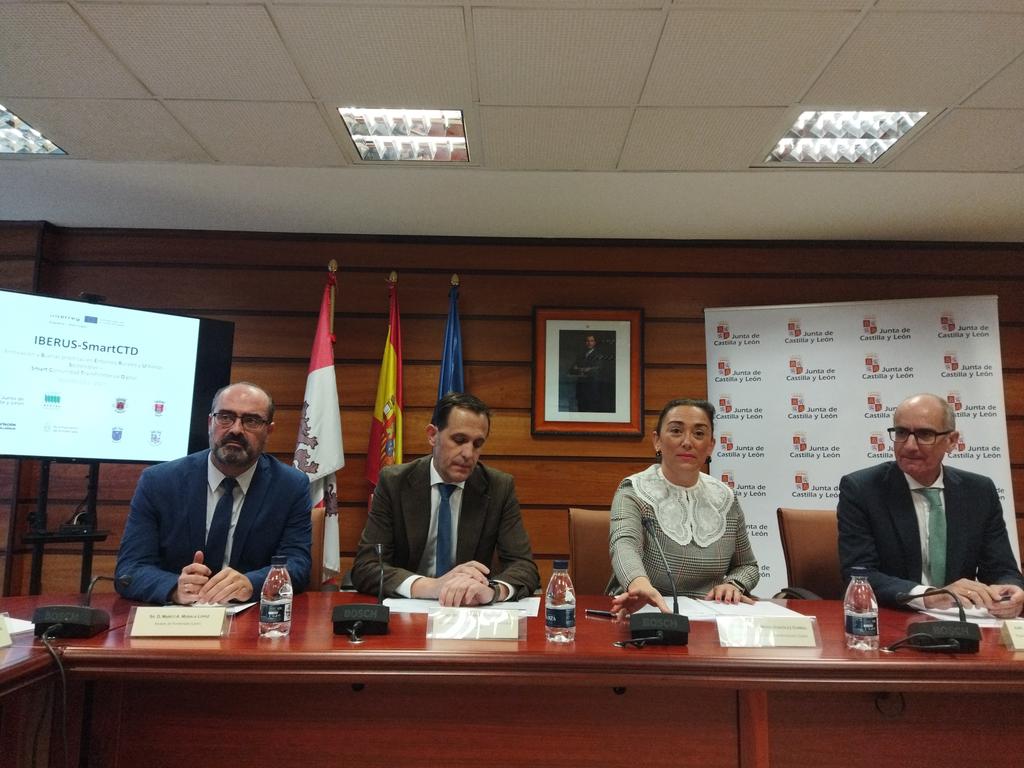 AytoPonferrada's tweet photo. @MoralaMarco y @RivasAlexandraa en la presentación del proyecto #IBERUS de la @jcyl.
El objetivo es aumentar la calidad de los servicios públicos aplicando el Internet de las Cosas, mejorar la formación digital de los ciudadanos e impulsar la modernización de las entidades. https://t.co/rSB2qXsZiO