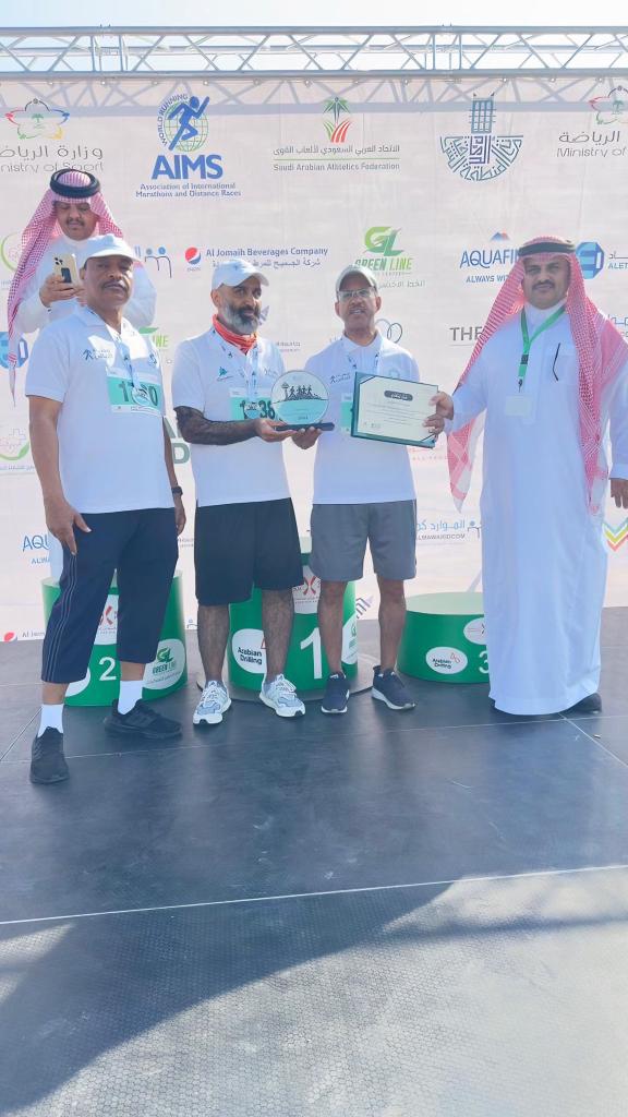 musha_riy's tweet photo. #مشاة_الرياض بكل تقدير وامتنان يشكرون شركة الخط الأخضر للفعاليات @greenlineevent1 على دعوتهم لنا للمشاركة في #نصف_ماراثون_الخبر_الدولي وعلى كرم الضيافة وحسن ودقة وروعة التنظيم بكل تفاصيله . https://t.co/POYbOI510w