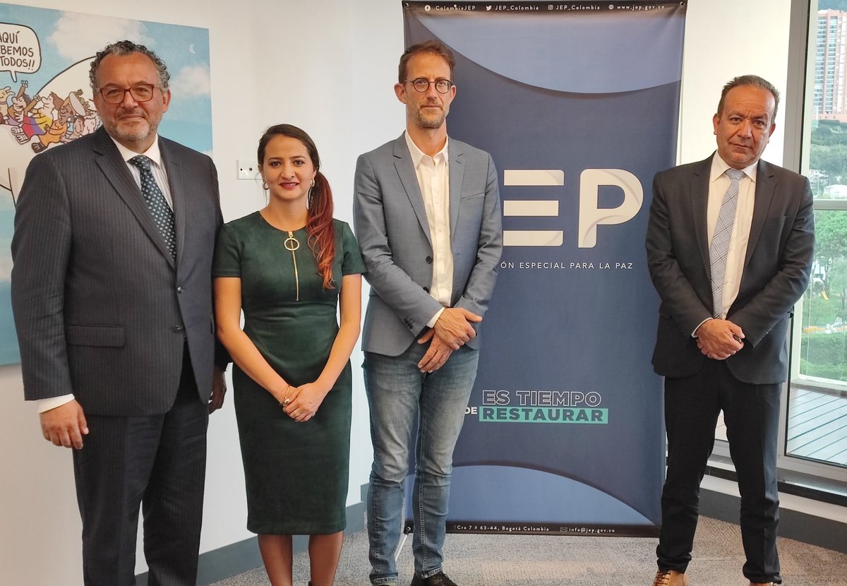 PAXenColombia's tweet photo. 🟠#PaxInforma|| El día de ayer firmamos un convenio con la @JEP_Colombia que tiene como objetivo fortalecer las acciones institucionales para facilitar el acceso a las víctimas a la justicia transicional en los territorios dónde hemos hecho acompañamiento a las comunidades ✌🏿✌🏼✌️ https://t.co/B3iXWTahcr