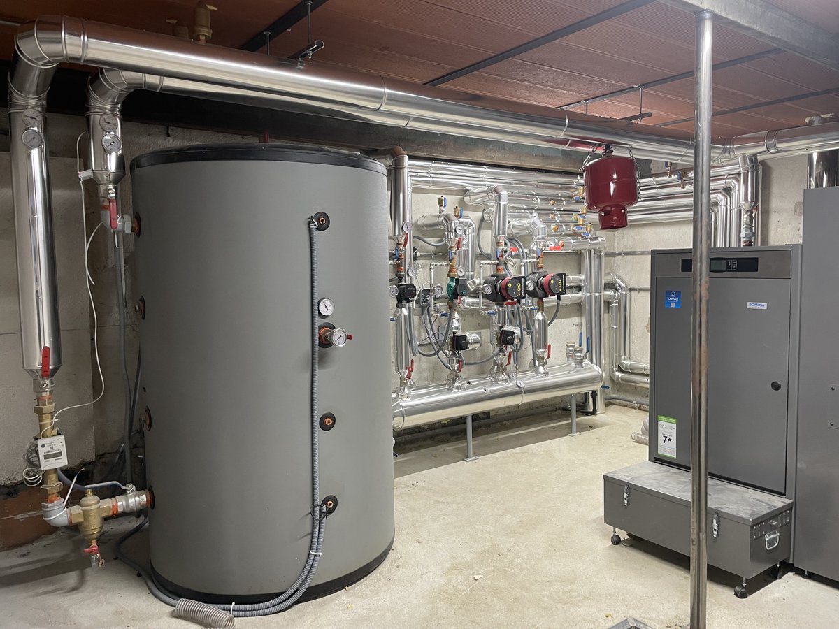 EDUSIAvila's tweet photo. ¡Finalizan las obras de mejora de eficiencia energética💡en el edificio del Servicio Municipal de obras por un importe de 190.000 euros cofinanciados por el FEDER! 🇪🇺

👉Ya son ocho los distintos espacios municipales que ya son más sostenibles gracias al FEDER @Ayto_Avila https://t.co/xvchKFooEs