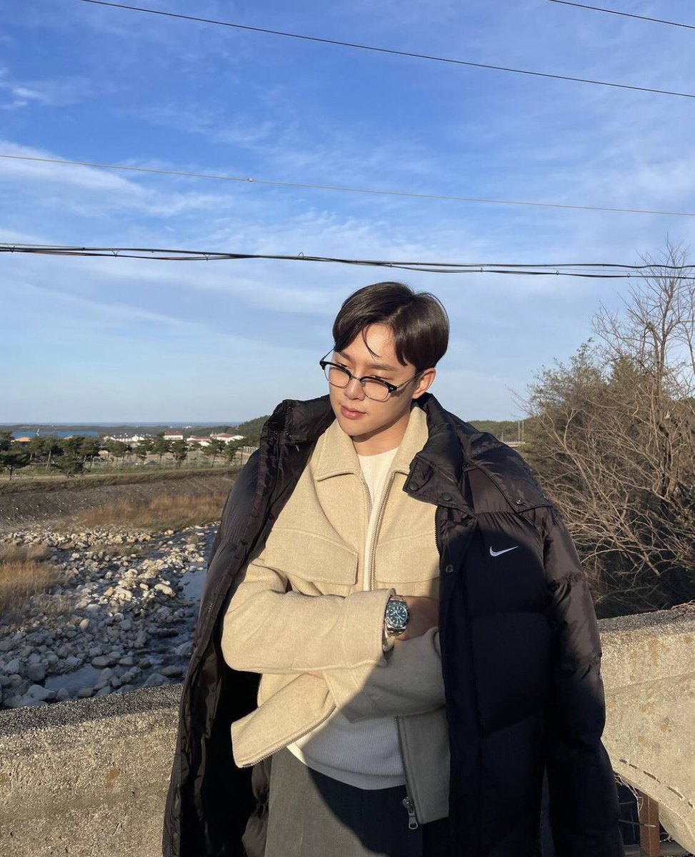 binny_34's tweet photo. 권현넨 잊은줄알았는데 아님..
그저 내 마음속 어딘가에 항상 있었었음.. https://t.co/emb0khClDB