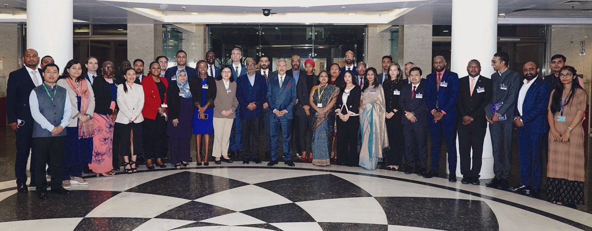 Delighted to interact with participants of the first Global South Young Diplomats Forum today. Discussed why it is imperative for the Global South to make its voice heard. And shape outcomes on the key issues of the day. Shared recent experiences relating to our G20…