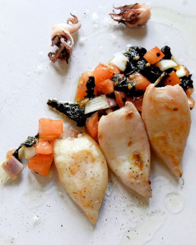lapeceracba's tweet photo. Descubre una experiencia culinaria única en pleno corazón de #Madrid, te esperamos en Calle Alcalá 42 ¡Ven y déjate sorprender por nuestros sabores inigualables!
-----
#LaPeceraDelCírculo #CírculoDeBellasArtes #Madrid
#ComerEnMadrid #DiscoverMadrid https://t.co/facuop90u9