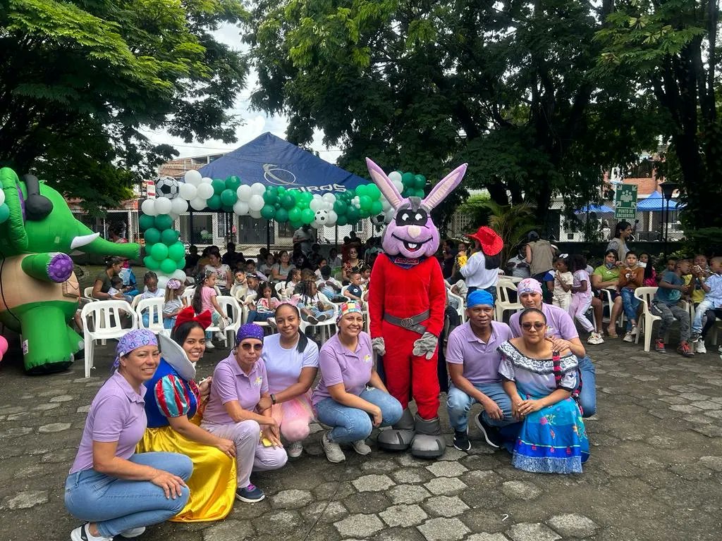 hbbgflorida's tweet photo. Con gran asistencia de niños, niñas y cuidadoras  se llevó a cabo la actividad de promoción de salud infantil en el Hospital Benjamín Barney Gasca, donde los menores pudieron disfrutar y aprender sobre sus cuidados a través de actividades lúdicas y recreativas. https://t.co/Jh8ktVGUgy