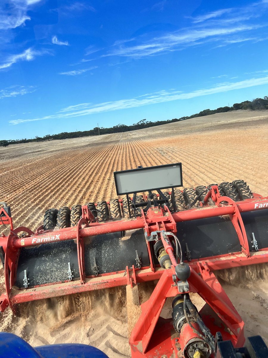 dingo71113's tweet image. Harvest has started and what comes next? 
Spading!!!
We are looking for spader work for the upcoming 2024 season 
Servicing anywhere in vic and sa 
4.5 metre farmax spader with rippers to evenly rip to 600mm and spade to 500mm
Any questions or book feel free to call 0411782853
