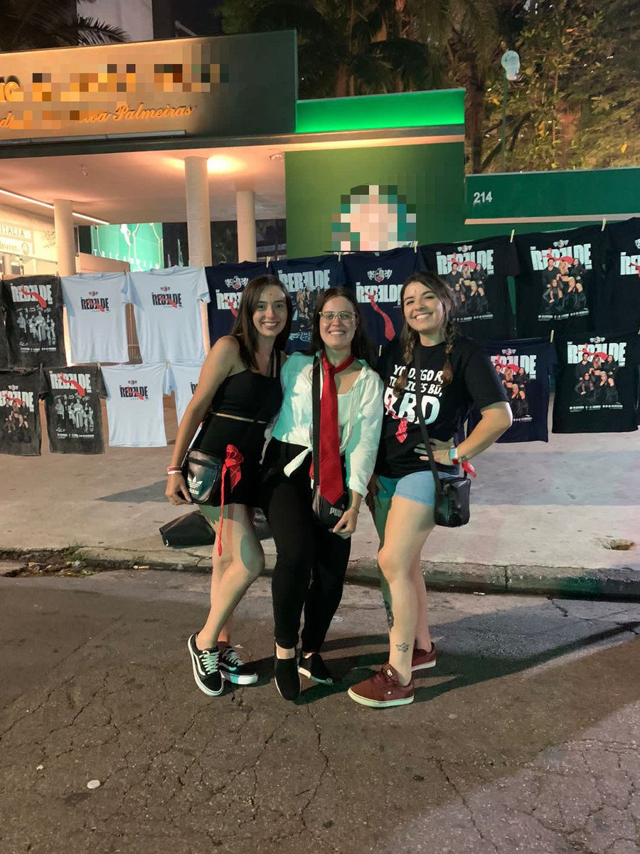 clareiamo's tweet photo. eu ainda não superei esse dia

17.11 ⭐️❤️ https://t.co/UUgzUlatFu