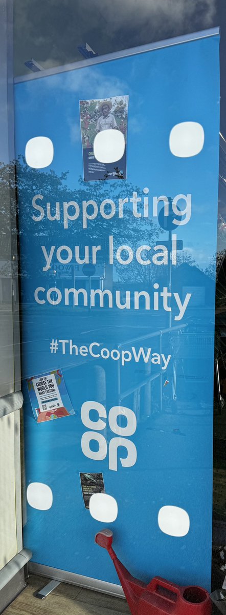 GibsonStubbs's tweet photo. My last #CelebrationDay in #Thornbury is done. @PhaseThornbury are a fantastic charity who support young people &amp; their mental health.
We were delighted to hand over a cheque for £1833.48 which will hopefully make a difference. #ItsWhatWeDo #MakingADifference #SWCoopMPs @coopuk https://t.co/SpXjegM5eY