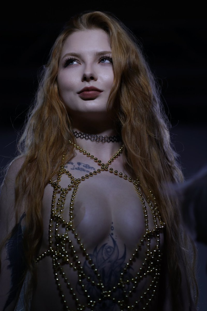 iamjay_lv's tweet photo. A radiant portrait of @kxllxr_pix at the Venus Erotic Fair 2023 in Berlin! Her smile lights up the room, drawing all eyes towards her.
#venus2023 #LegendaryVisionz #Portrait https://t.co/g5WxJVZlsd