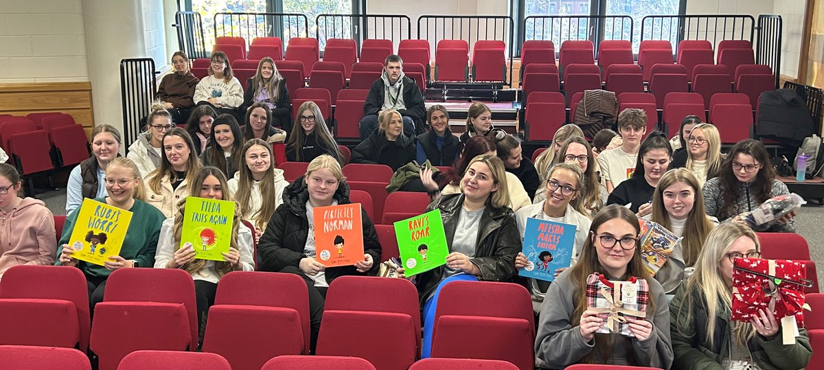 WomensaidBelLis's tweet photo. Thanks so much to @belfasstmet  Early Childhood Studies gang for their generous donations for children in our services.  A great session on trauma and domestic abuse – so encouraging to see students training up to work with children and families. #makeitatthemet https://t.co/nKx6xIIO0q