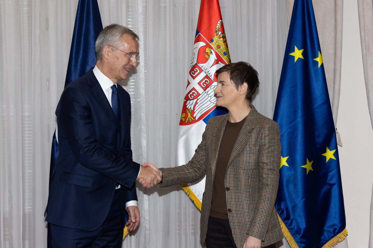 Timely discussions w/ President @avucic & @SerbianPM Brnabić on recent tensions & @NATO_KFOR’s vital role in protecting all communities in #Kosovo. I welcome that #Serbia is prepared to help ensure accountability for perpetrators of recent violence.