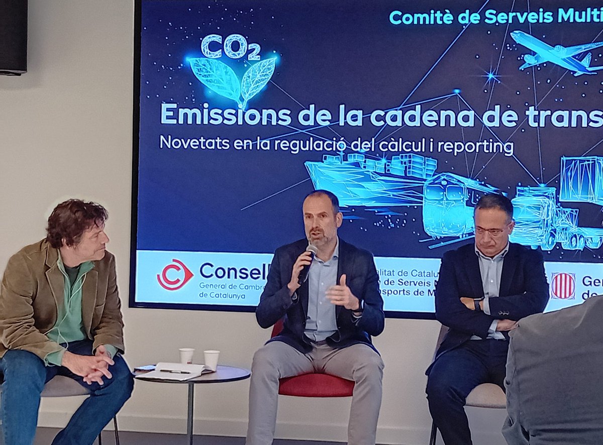 BatlleSimo's tweet photo. Emissions de la cadena de Transport. Taula rodona molt interessant gràcies  a @cambrescat @cimalsacat @CelsaGroup @GrupoSertrans #Lotrans
El repte és reduir  emissions, i ha d'estar compartit per tots els actors
El Transport assumeix aquest el repte i ha de liderar el canvi https://t.co/jDp3tiF4lE