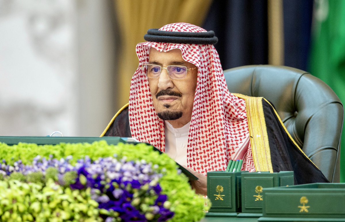 Bandaralgaloud's tweet photo. سيدي #خادم_الحرمين_الشريفين يرأس جلسة #مجلس_الوزراء. https://t.co/i85UgteUbr